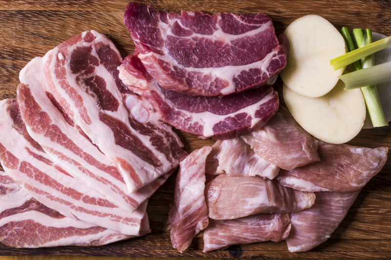 Минсельхоз: рост производства мяса в 2022 г. поможет сдержать цены на него