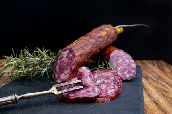 Слуцкий мясокомбинат представил бренд колбас «Сапраўдная гiсторыя»  