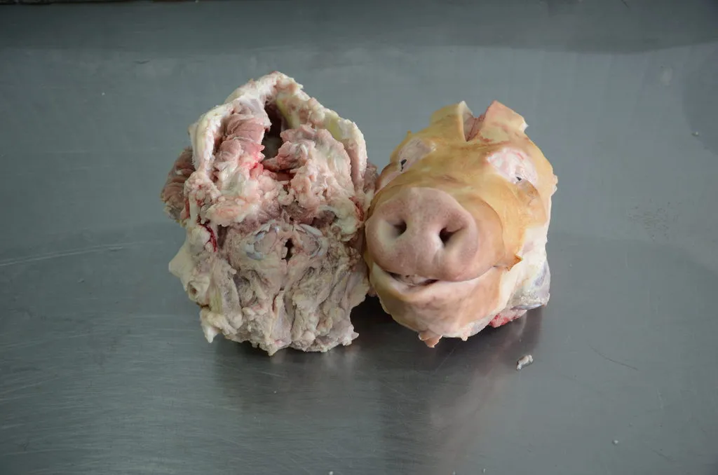 Фотография продукта головы свиные охлажденные