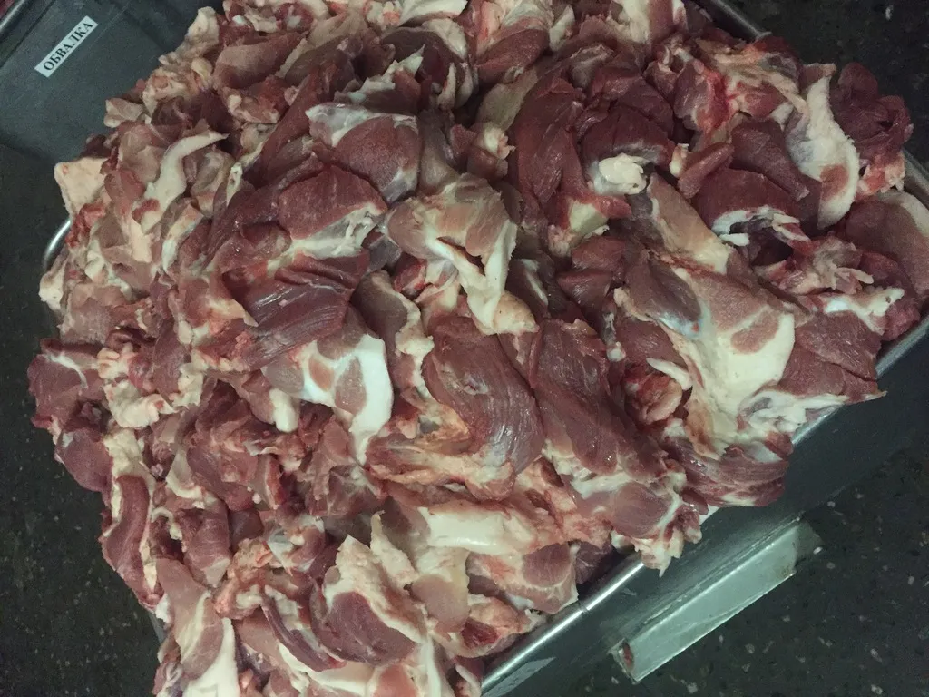 фотография продукта Котлетное мясо свиное 80/...тонн