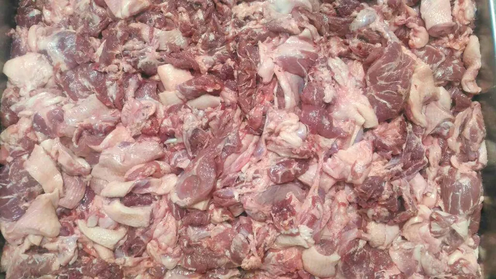 фотография продукта Мясо свиных голов 1 и 2 категории