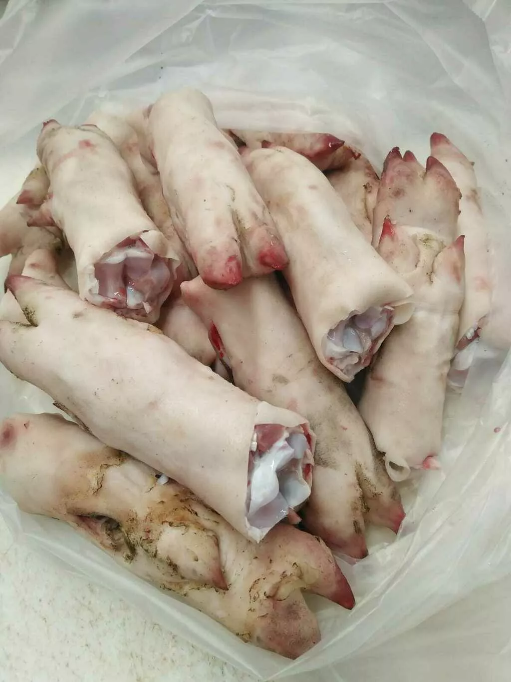 Фотография продукта Продаю ноги свинные задние 