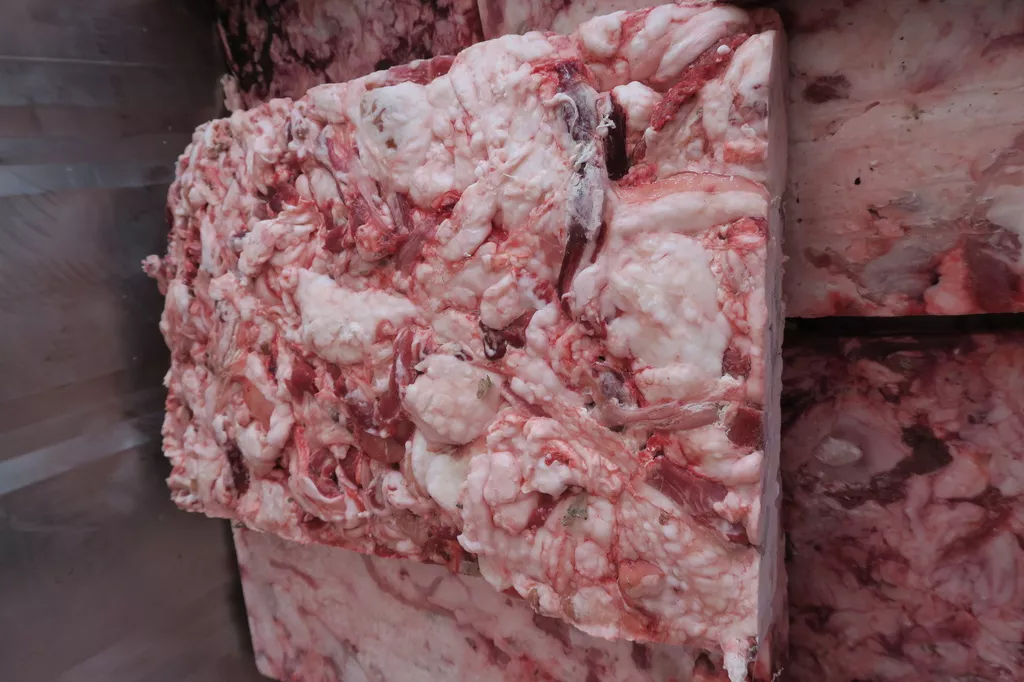 фотография продукта Жировая обрезь свиная напрямую с бойни