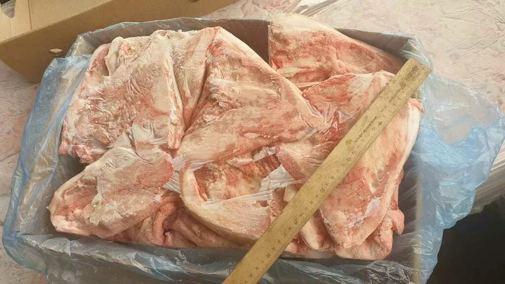 фотография продукта Щеку свиную на шкуре