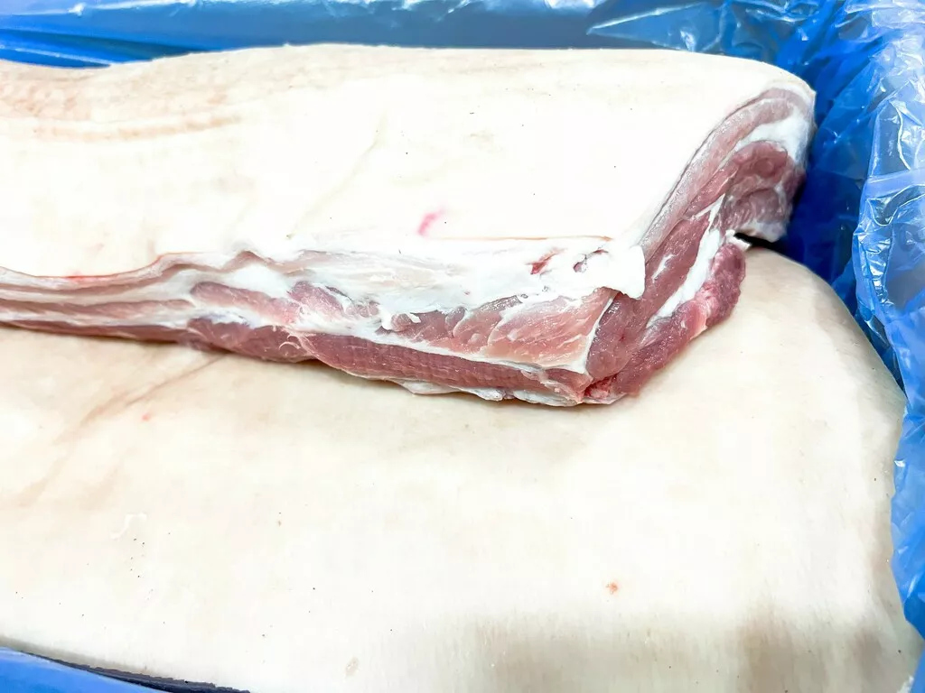 фотография продукта Грудинка свиная на кости