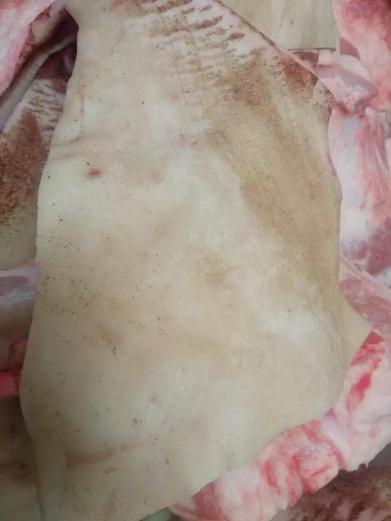 фотография продукта Щека свиная замороженная на шкуре