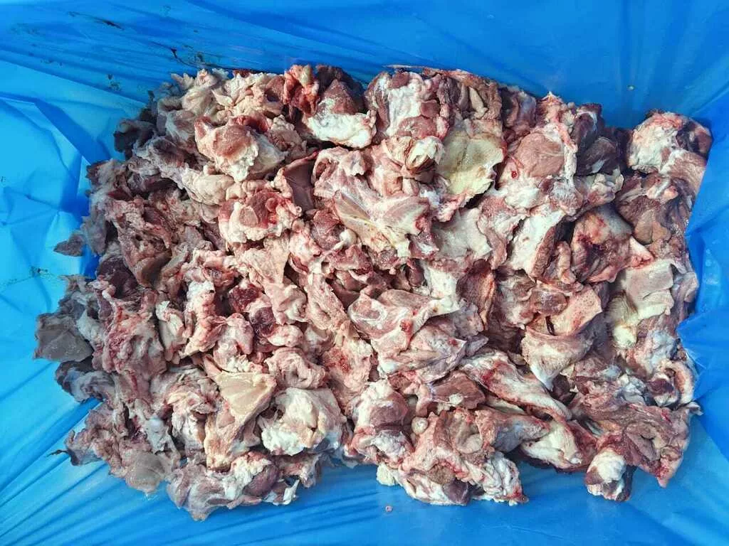 Фотография продукта Тримминг головной свиной, обрезь голов