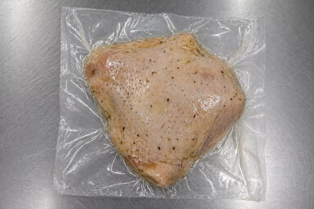 Фотография продукта Бедро куриное су-вид
