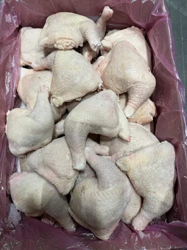 Фотография продукта Задняя четвертина с кожей (окорочка)